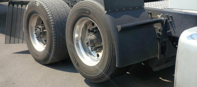 A 6x2 configuration on a semi truck